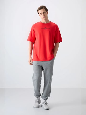 Tommy Life - Camisa em vermelho