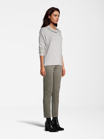 Orsay Pullover in Grau