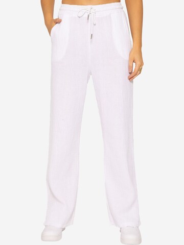 SASSYCLASSY Loose fit Trousers in White: front