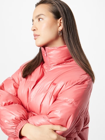 LEVI'S ® Prehodna jakna 'Retro Puffer' | roza barva