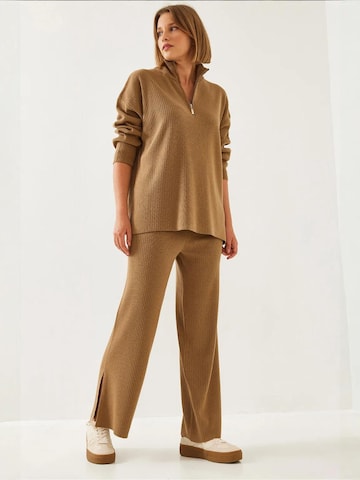 Completo pantalone di Bianco Lucci in beige