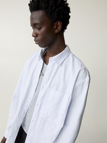 Pull&Bear Comfort fit Button Up Shirt in White