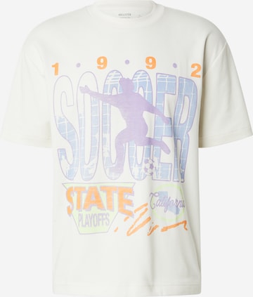 HOLLISTER Тениска в бяло: отпред