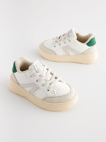 Sneaker di Next in bianco