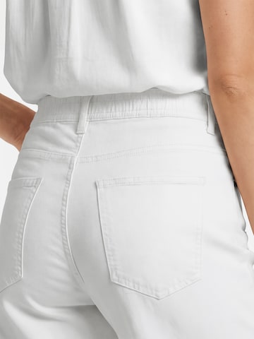 BRAX Regular Hose 'Maine' in Beige