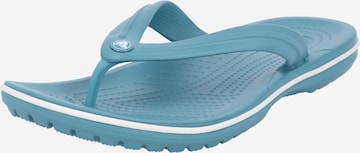 Flip-flops de la Crocs pe albastru: față