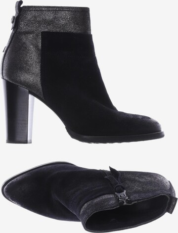 Tommy Jeans Dress Boots in 37 in Black: front