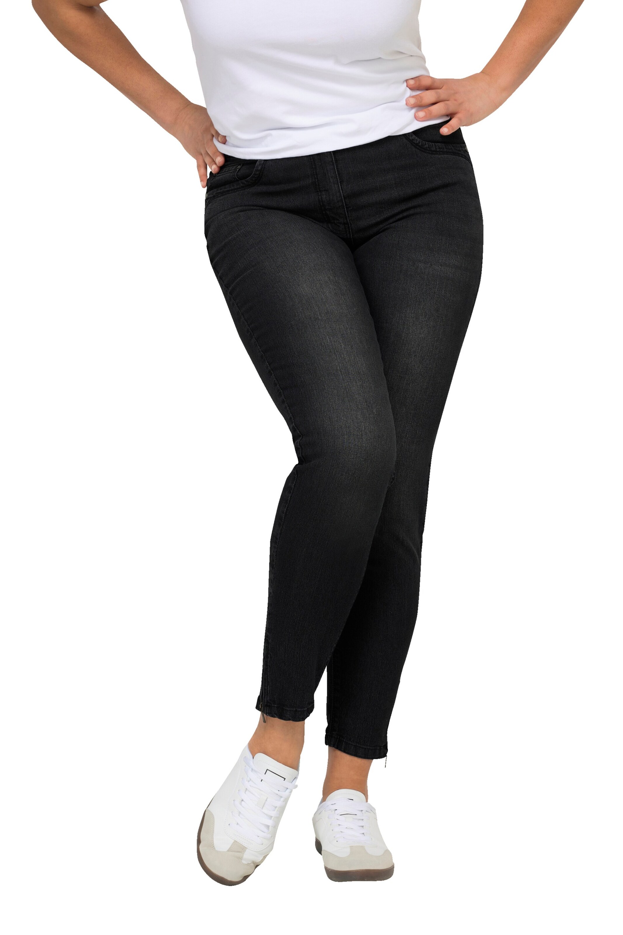 Angel of Style Slim fit Jeans in Black: front