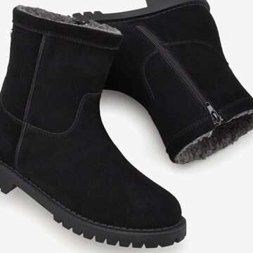 LASCANA Snow Boots in Black