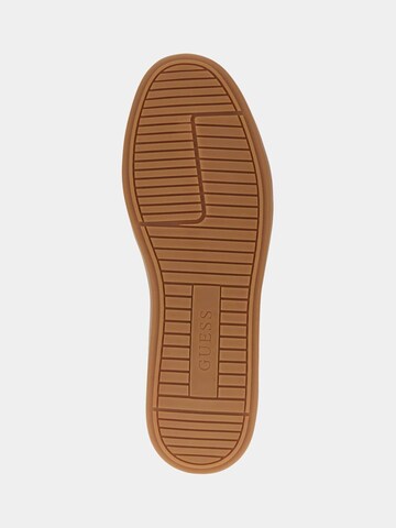 GUESS Sneaker 'Nixxter' in Braun