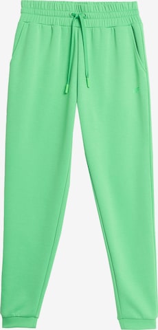 4F regular Παντελόνι φόρμας σε πράσινο: μπροστά