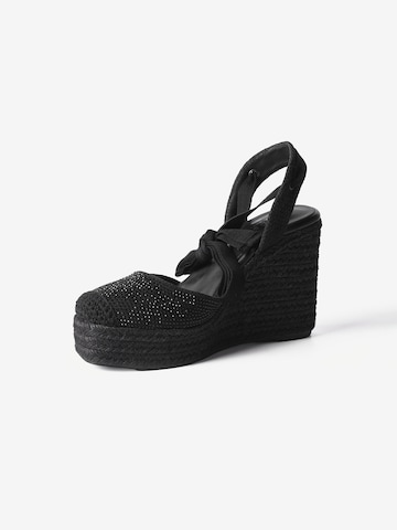 KOROSHI Sling körömcipők - fekete