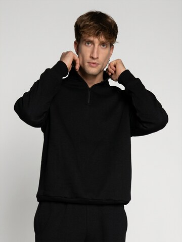 cut my fashion Tracksuit 'Paulius' in Black