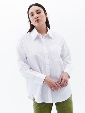 OXXO Blouse in White