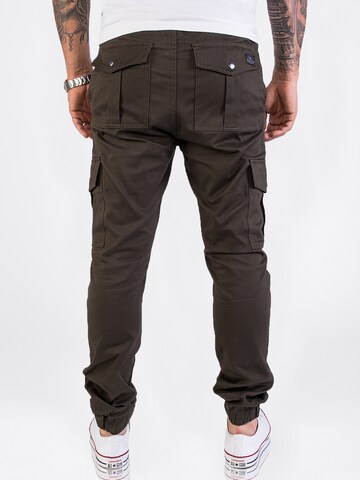 Rock Creek Tapered Cargo Pants in Green