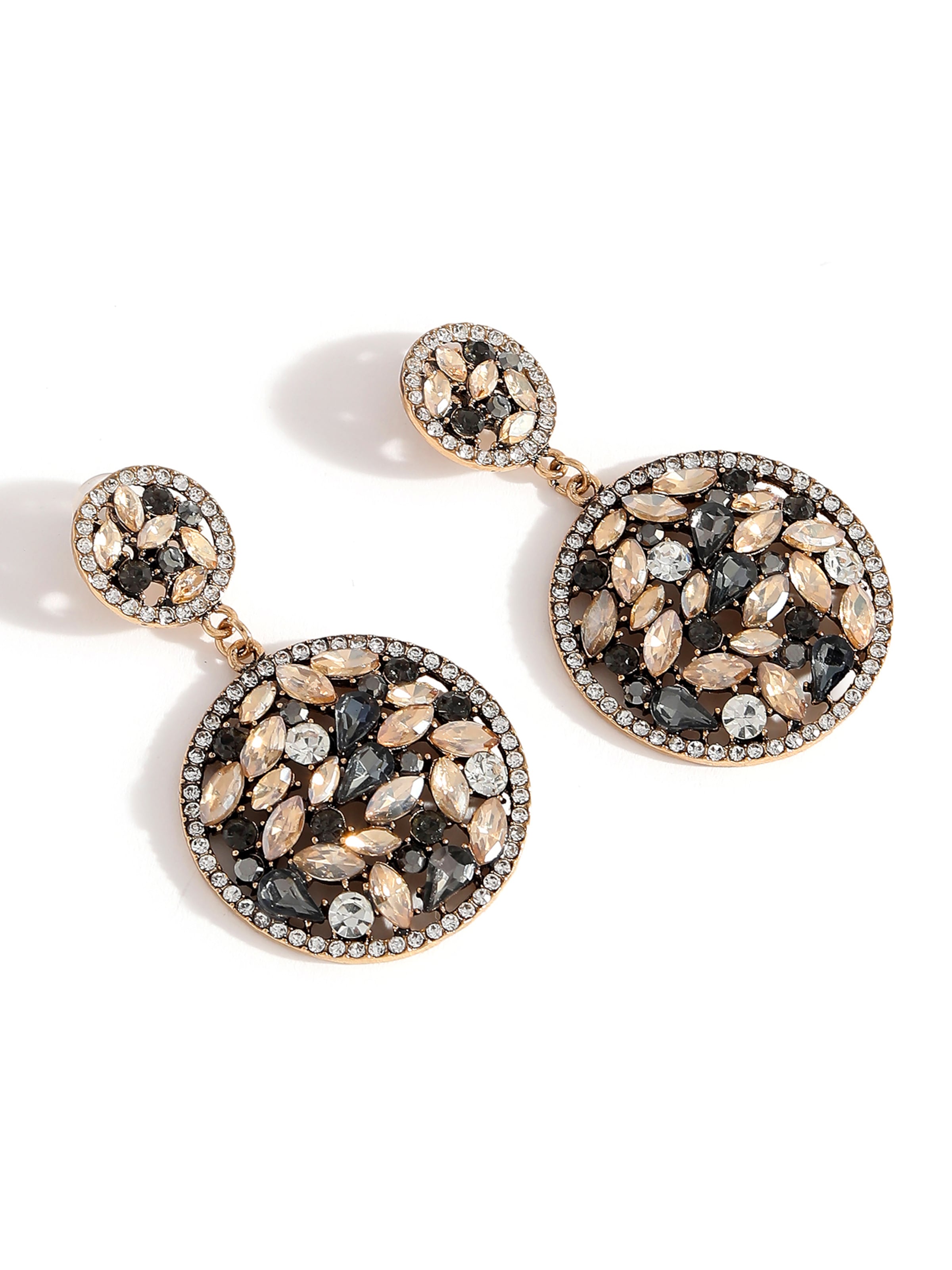 SOHI Náušnice - Zmiešané farby: predná strana