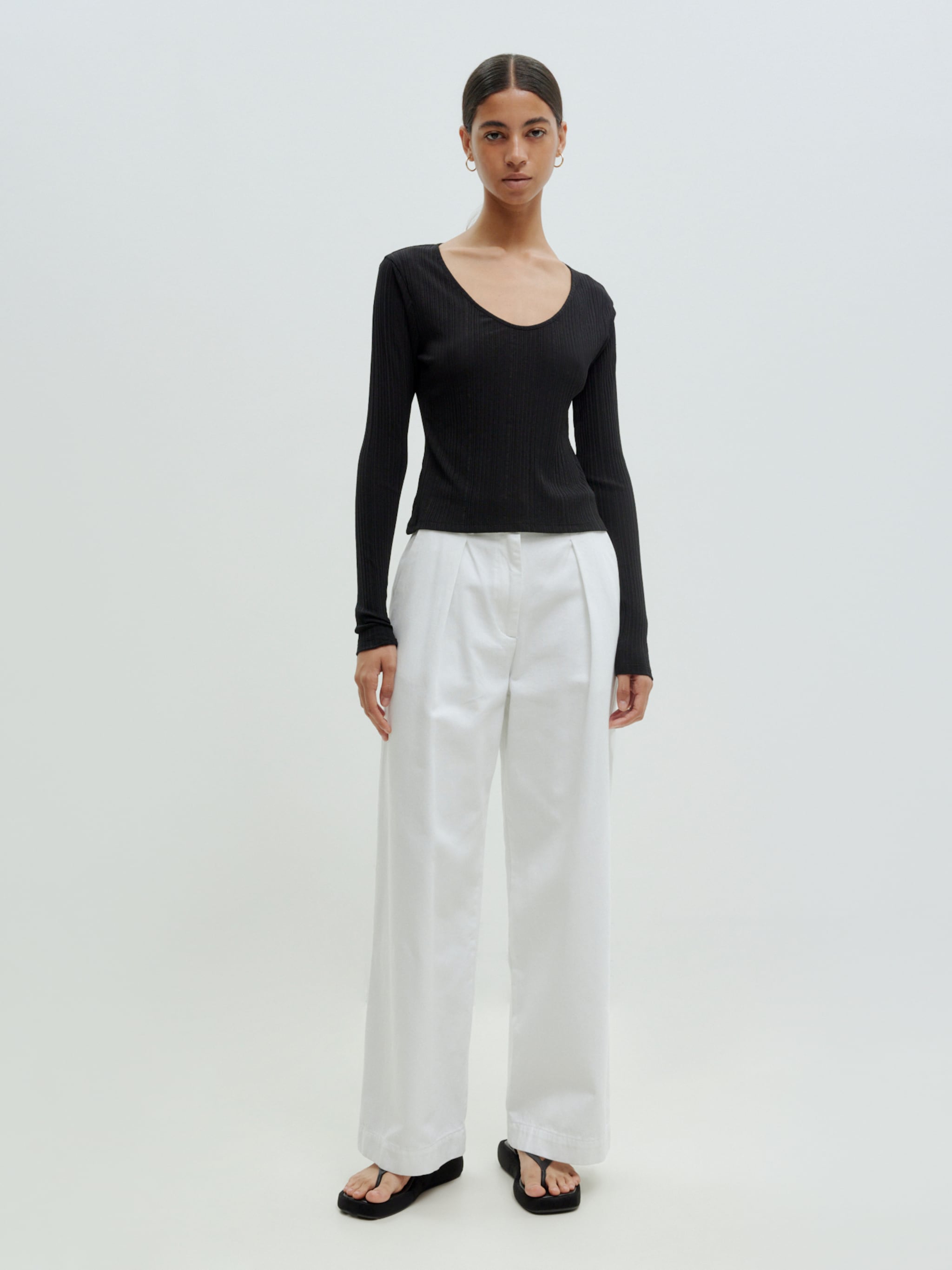 EDITED Producten Shirt 'Xofia' Zwart
