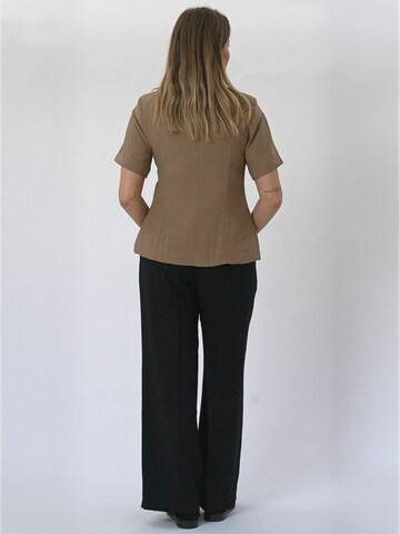 TEESHOPPEN - Camiseta ' Isolde ' en marrón