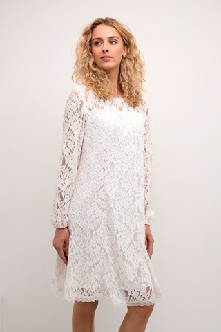 Robe 'Kit' Cream en blanc : devant