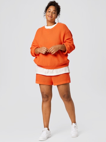 A LOT LESS Regular Shorts 'Elena' in Orange