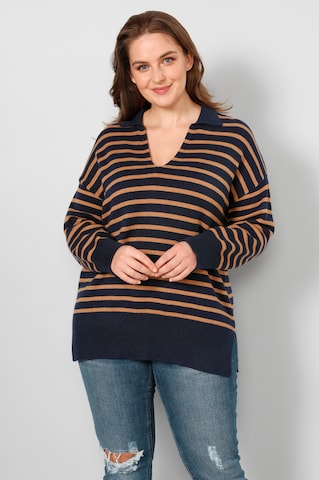 Sara Lindholm Oversized Sweater in Blue: front