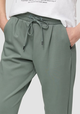 QS Slimfit Veckad byxa i grön