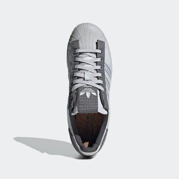 Baskets basses 'Superstar Parley' ADIDAS ORIGINALS en gris