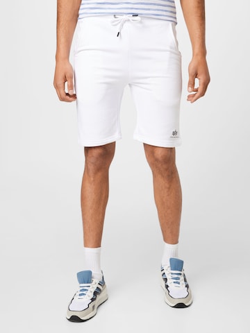 regular Pantaloni di ALPHA INDUSTRIES in bianco: frontale