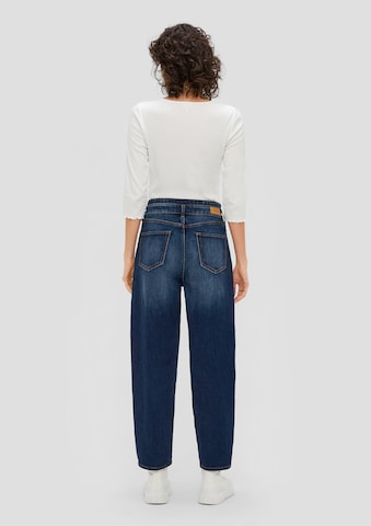 s.Oliver Tapered Pleated Jeans in Blue