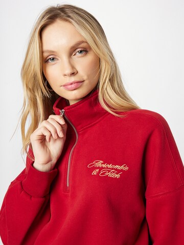 Felpa di Abercrombie & Fitch in rosso