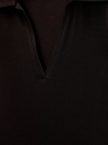 Tricou body de la Pull&Bear pe negru