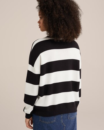 WE Fashion Sweater in Black