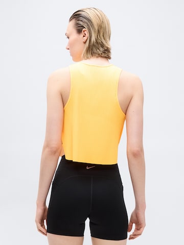 NIKE Sport top 'ARSWFT' - sárga: hátul