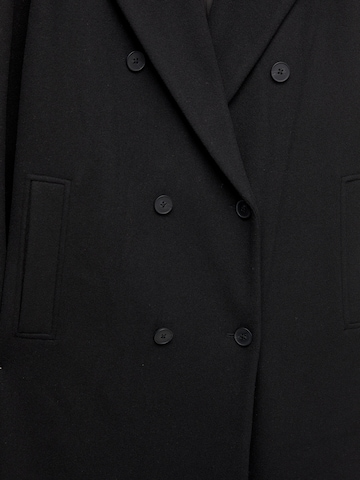 Pull&Bear Přechodný kabát – černá