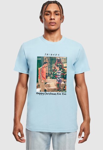 ABSOLUTE CULT Shirt 'Friends - Happy Christmas Eve' in Blauw: voorkant