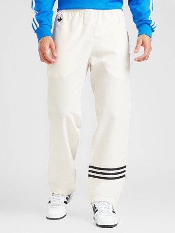 Loosefit Pantaloni 'Neuclassics' di ADIDAS ORIGINALS in beige: frontale
