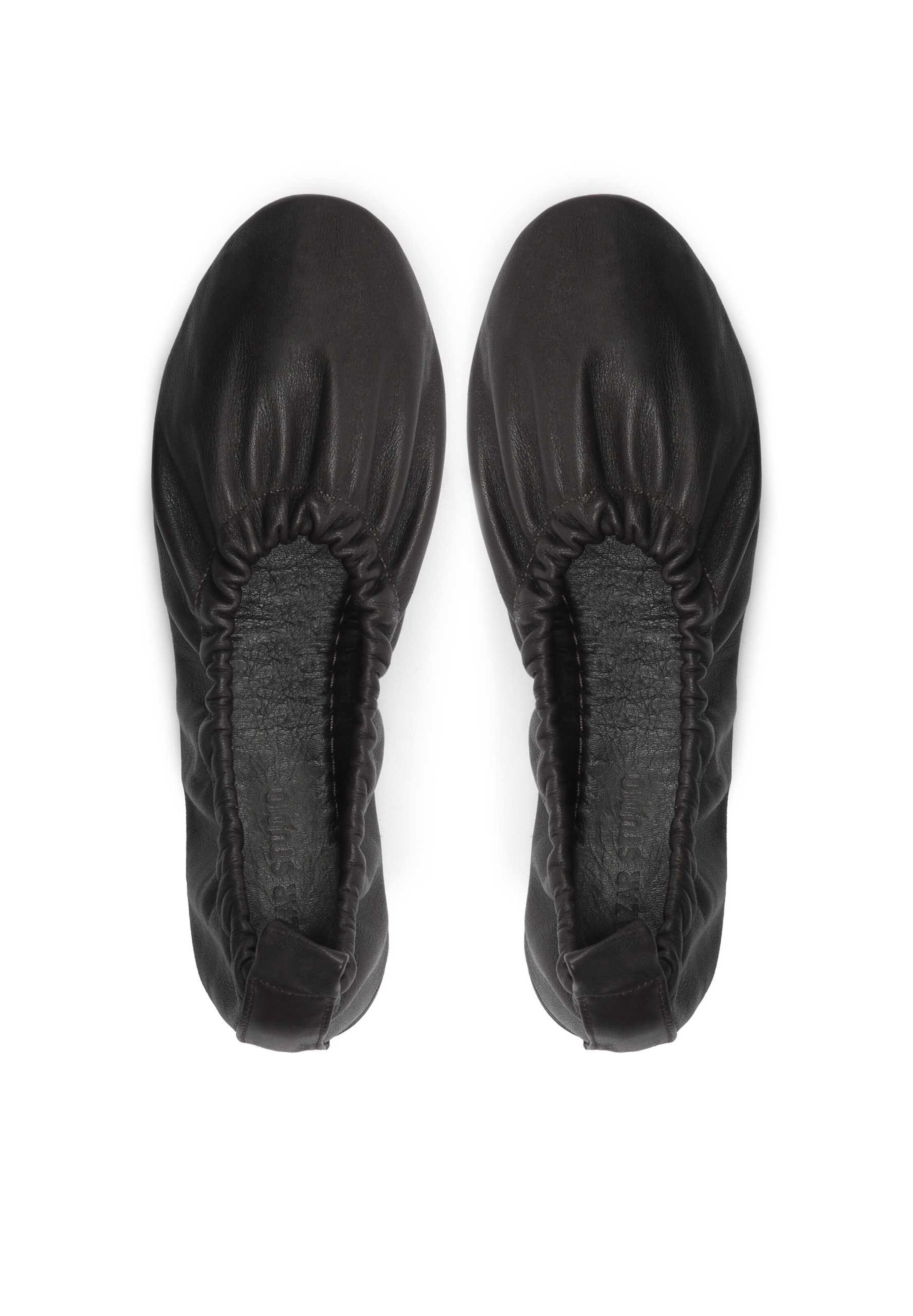 Ballerina di Kazar Studio in nero