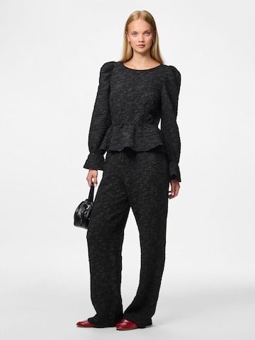 PIECES - Blusa 'PCMOLLY' en negro