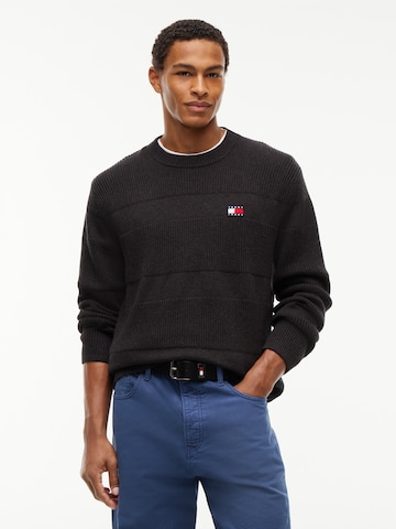 Tommy Jeans Trui in Bruin: voorkant