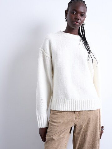 Pull-over 'SALLY' TOPSHOP en blanc : devant