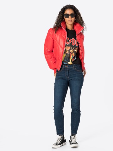 WEEKDAY - Chaqueta de entretiempo 'Wield' en rojo