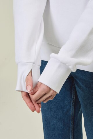 BENCH Sweatshirt in Weiß