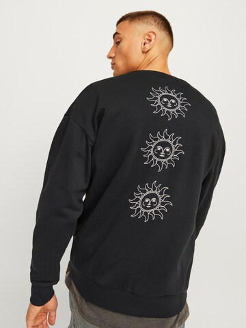 JACK & JONES Sweatshirt 'JJMYSTIC' in Zwart: voorkant