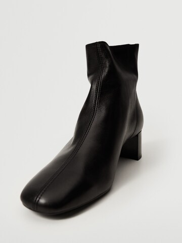 MANGO Booties 'CAMUS' in Black