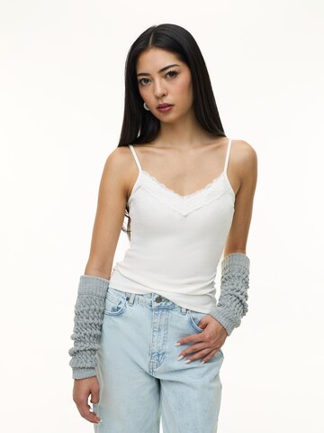 About You x Dani Klieber Top in White: front