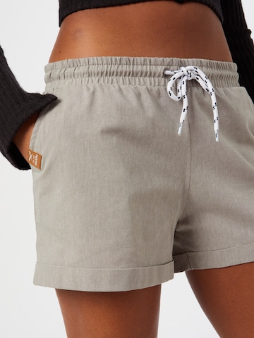 Iriedaily Regular Shorts in Grau