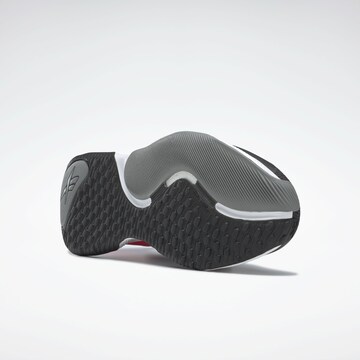 Pantofi sport de la Reebok pe negru