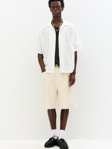 Comfort Fit Cămașă de la Pull&Bear pe alb: față