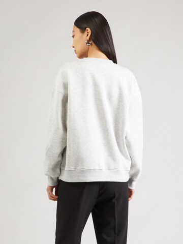 Gina Tricot Свитшот в Серый