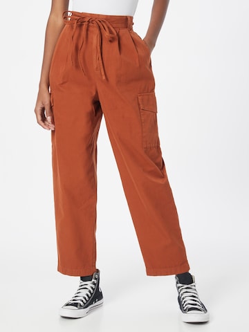 Loosefit Pantalon cargo GAP en marron : devant